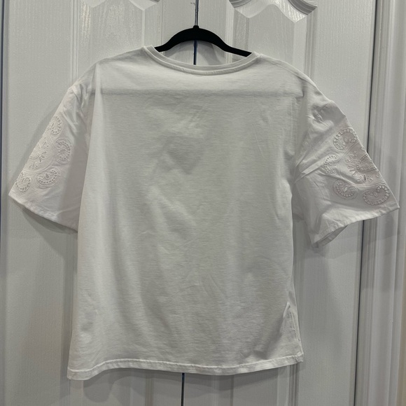 H&M White T-Shirt with Eyelet Sleeves - Picture 2 of 5